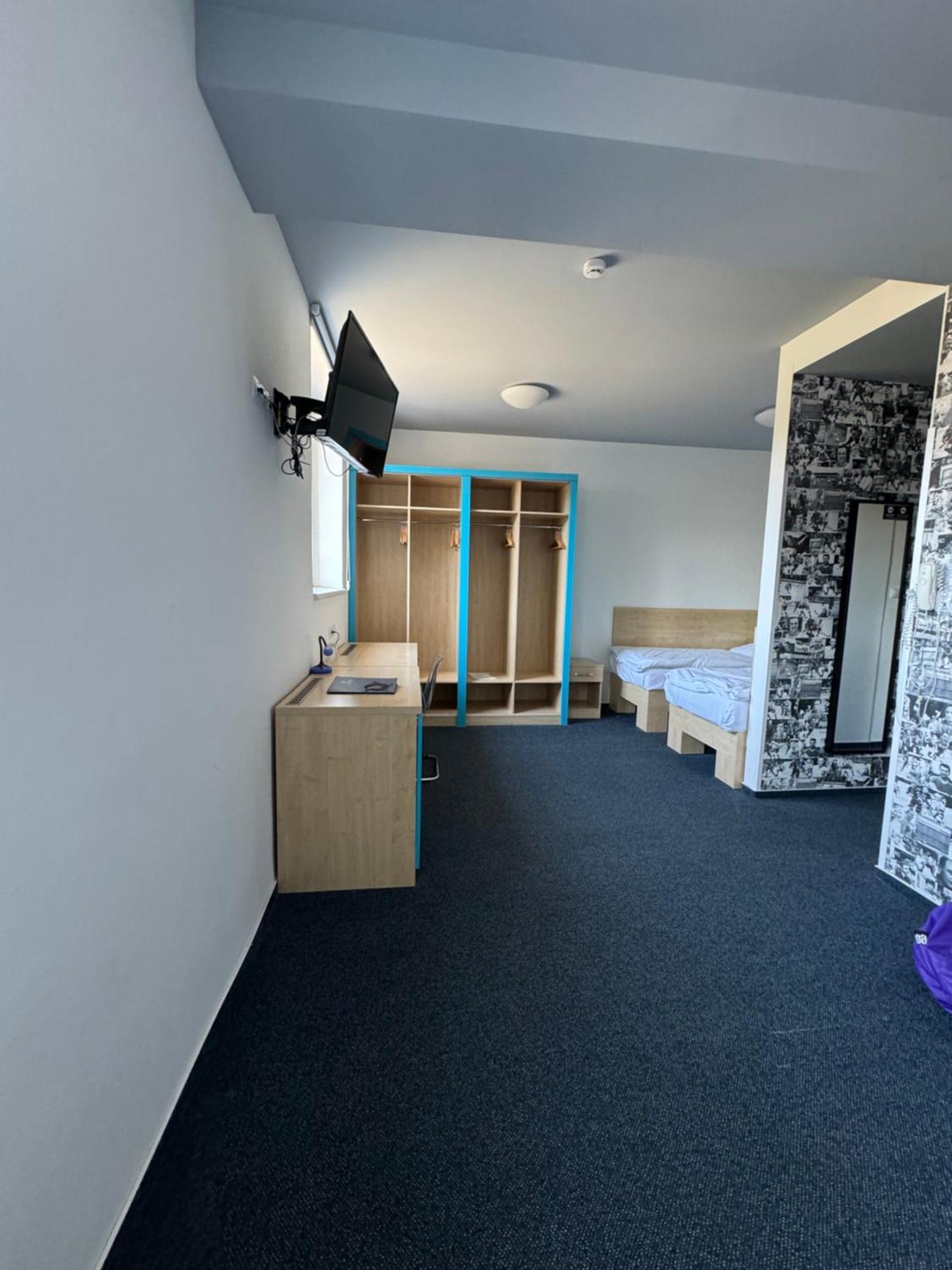 Sport Hotel Sletiste Kladno Luaran gambar