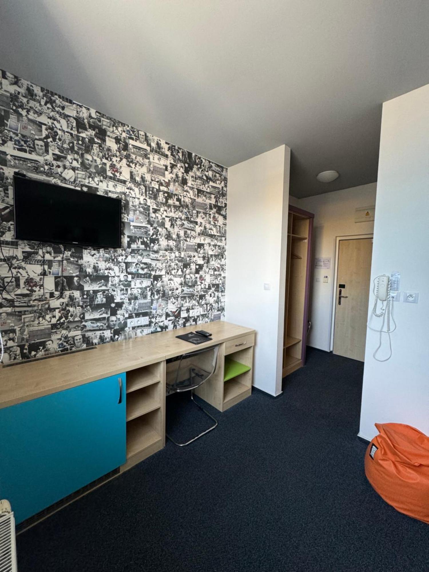 Sport Hotel Sletiste Kladno Luaran gambar