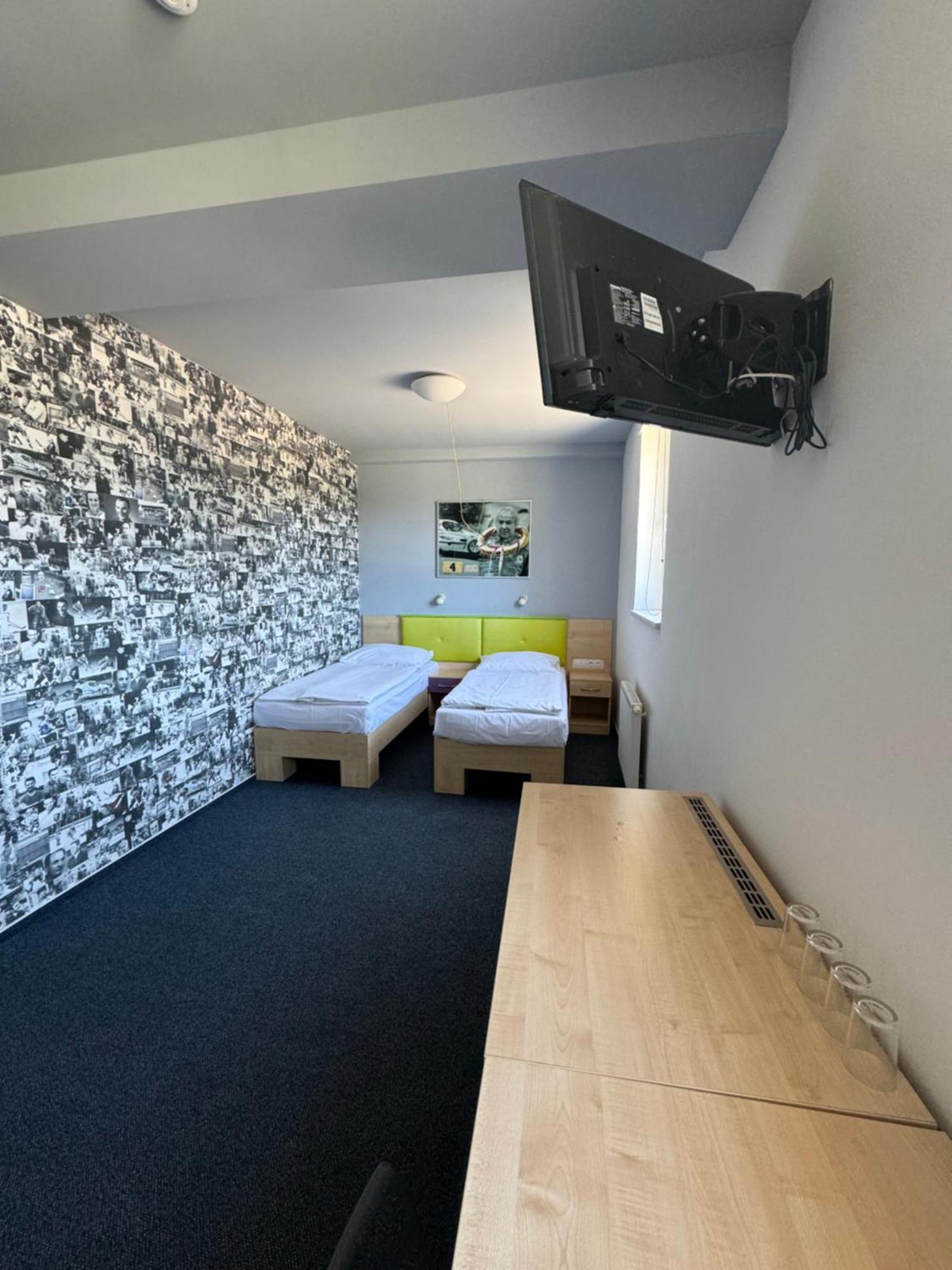 Sport Hotel Sletiste Kladno Luaran gambar