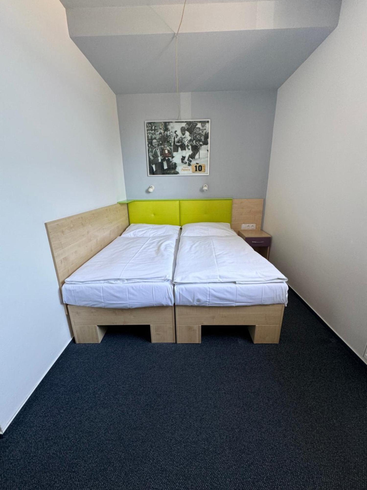 Sport Hotel Sletiste Kladno Luaran gambar