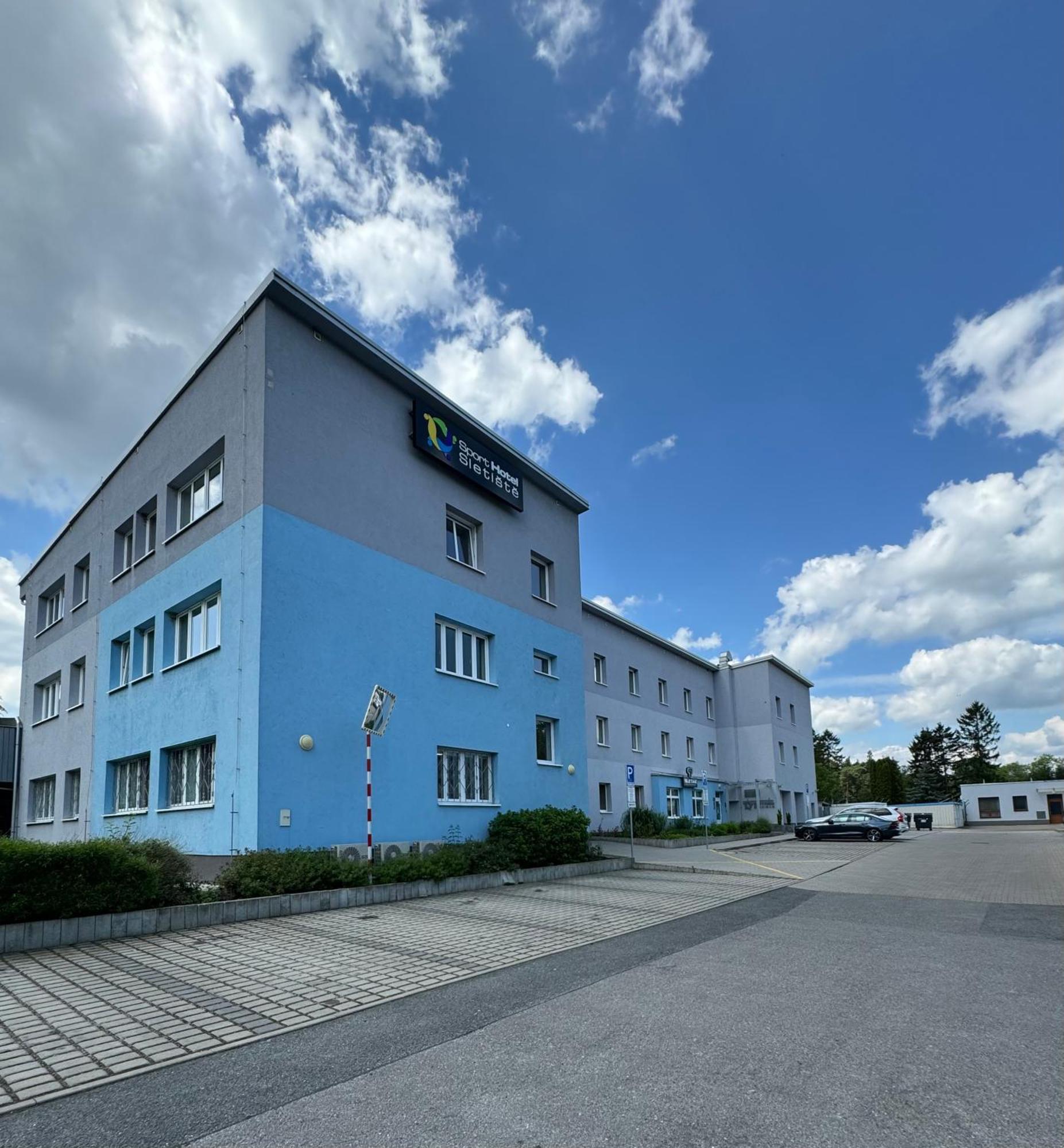 Sport Hotel Sletiste Kladno Luaran gambar