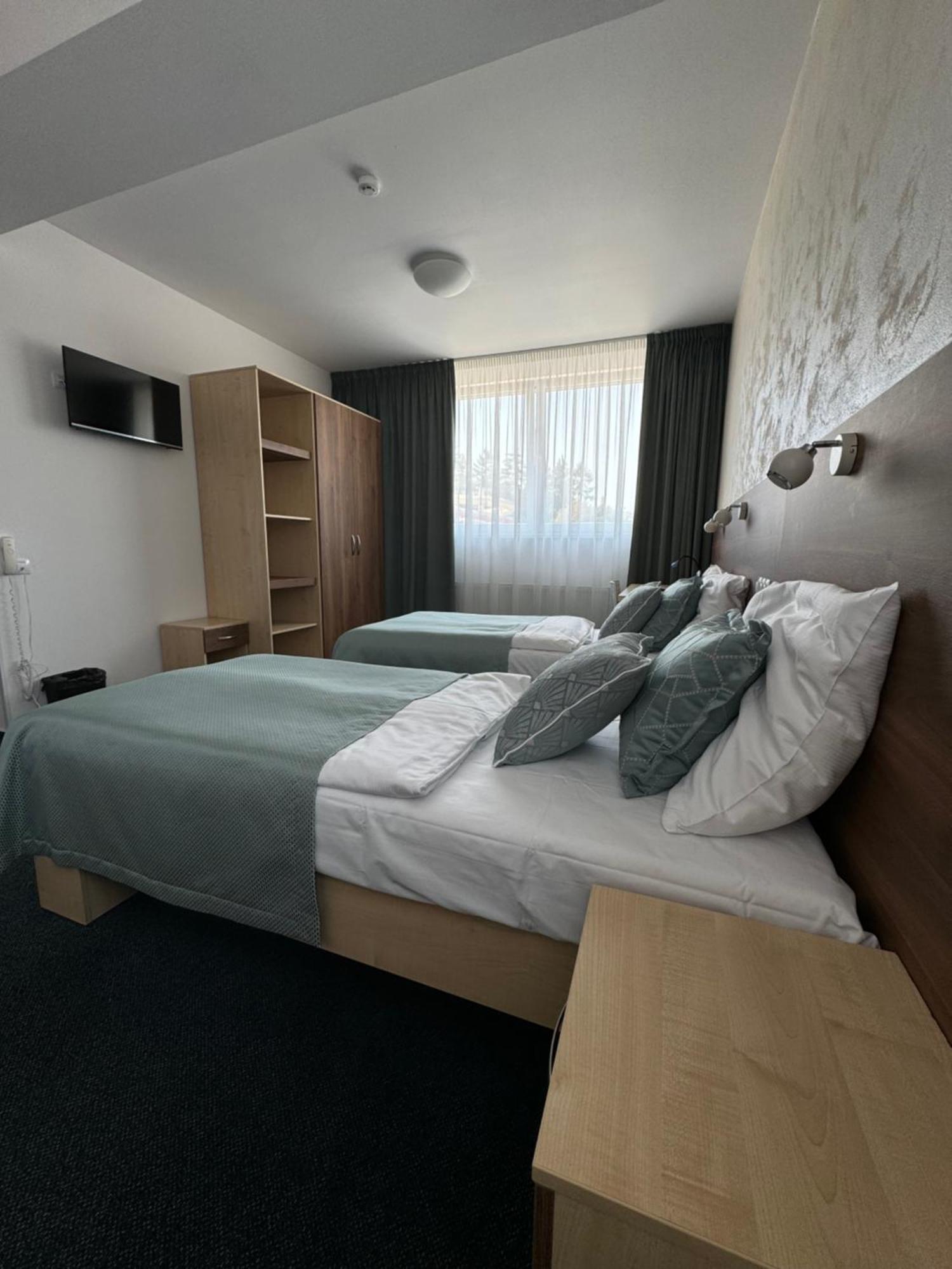 Sport Hotel Sletiste Kladno Luaran gambar