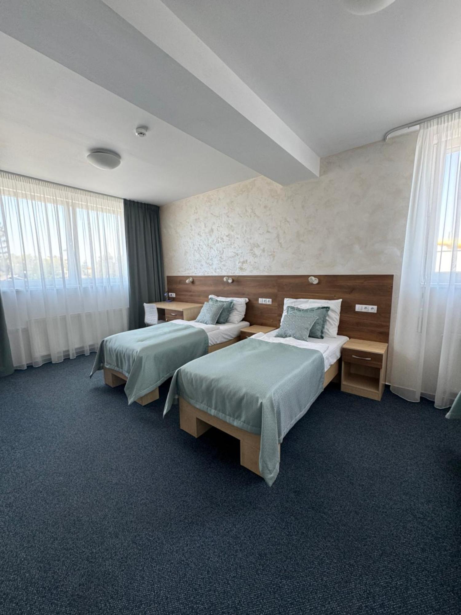 Sport Hotel Sletiste Kladno Luaran gambar