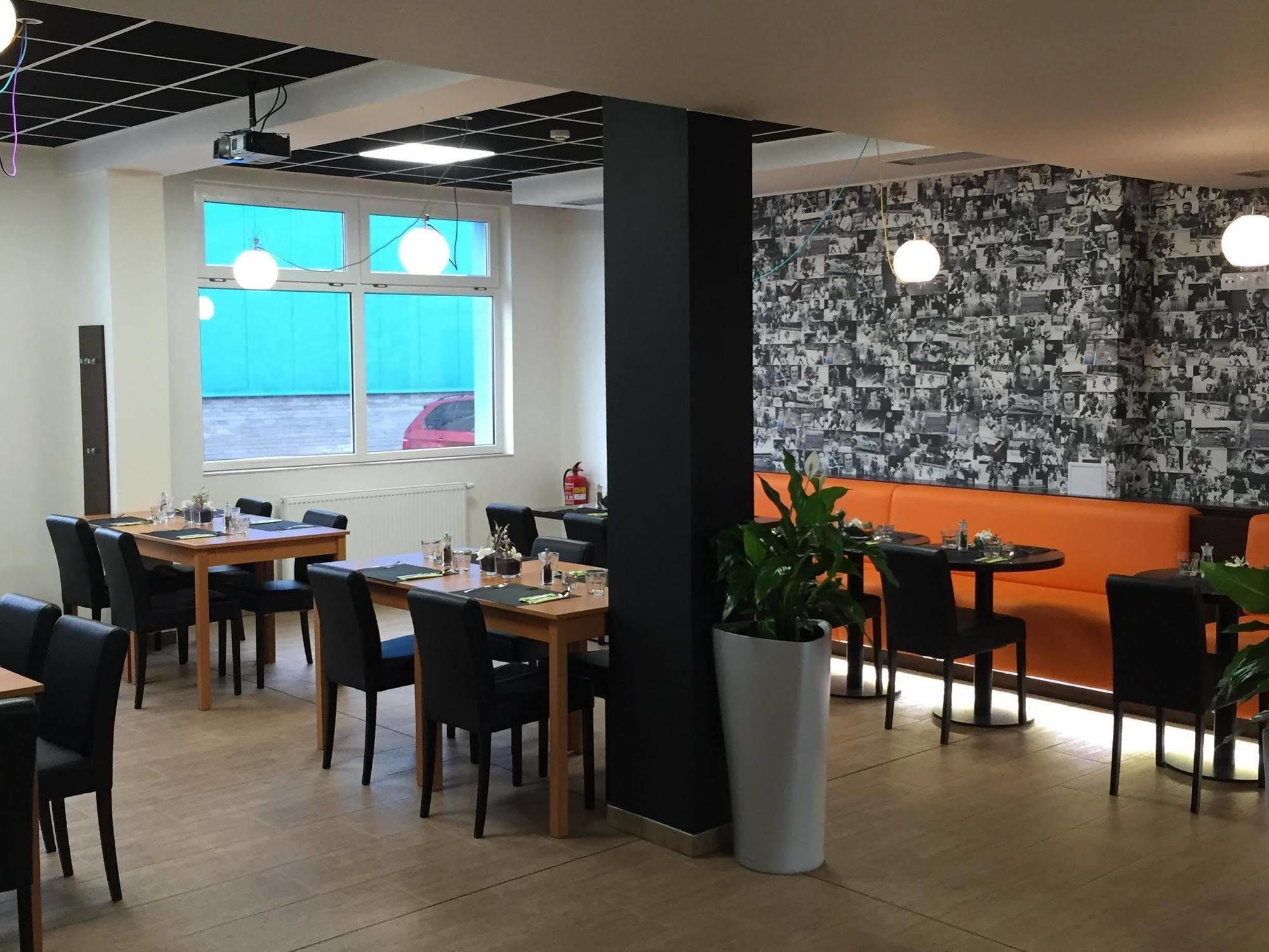 Sport Hotel Sletiste Kladno Luaran gambar